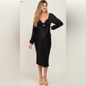 Black Pleated Front Cutout Back Tie
Maternity Midi Dress